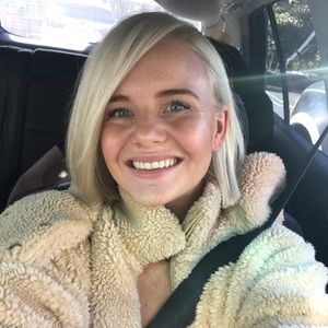 Meet your Posher, Lalauren